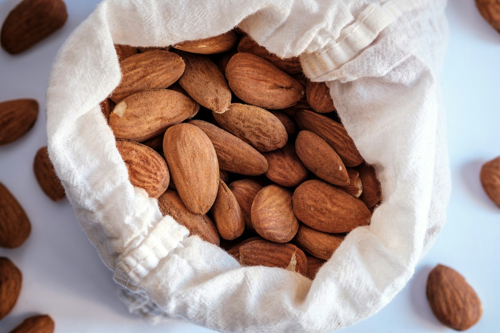Amandes : combien en manger par jour pour rester en bonne santé (sans grossir) ?